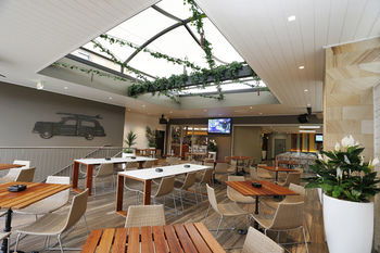 The Lakes Hotel - Accommodation Noosa 38