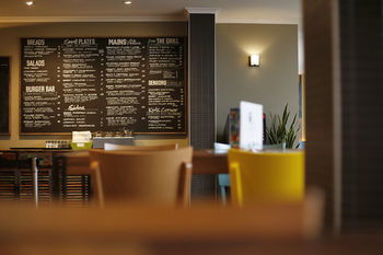 The Lakes Hotel - Accommodation Noosa 44