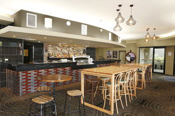 The Lakes Hotel - Accommodation Noosa 46
