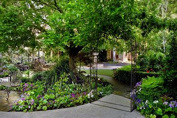 Elizabethan Lodge - Accommodation Noosa 3