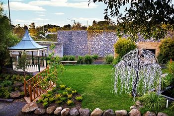 Elizabethan Lodge - Accommodation Noosa 6