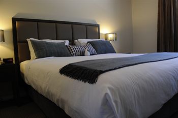 Riverside Oaks Golf Resort - Accommodation Noosa 3