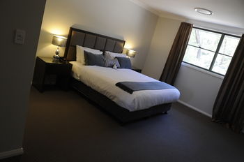 Riverside Oaks Golf Resort - Accommodation Noosa 17