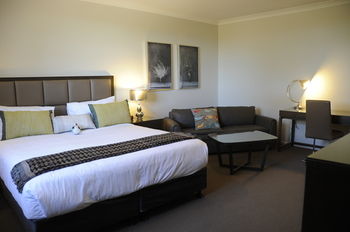 Riverside Oaks Golf Resort - Accommodation Noosa 18