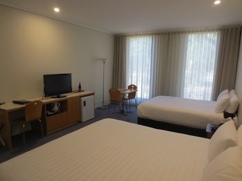 Dingley International Hotel - Accommodation Noosa 5