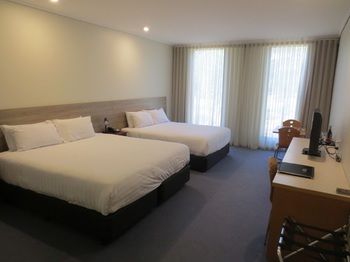 Dingley International Hotel - Accommodation Noosa 22
