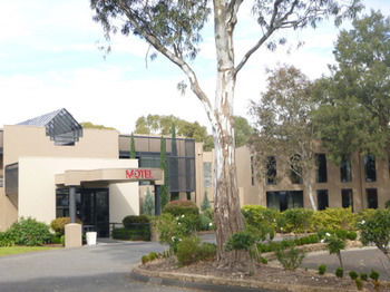 Dingley International Hotel - Accommodation Noosa 24