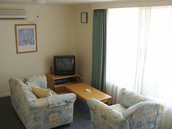 Darling Apartments - Accommodation Noosa 7