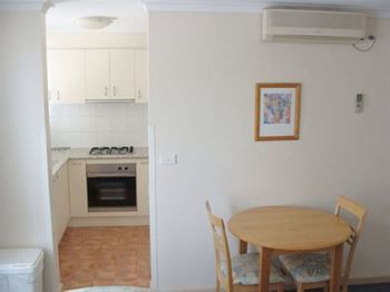 Darling Apartments - Accommodation Noosa 15