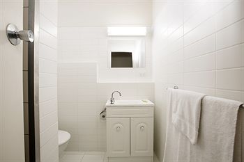 Meadow Inn Hotel-Motel - Accommodation Noosa 0