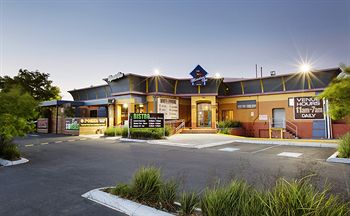 Meadow Inn Hotel-Motel - Accommodation Noosa 2