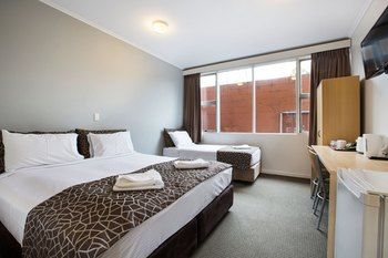 Meadow Inn Hotel-Motel - Accommodation Noosa 7