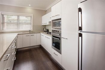 Everton Apartments - Accommodation Noosa 7