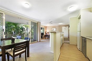 #2 Hastings Street - Accommodation Noosa 14