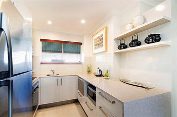 #2 Hastings Street - Accommodation Noosa 19