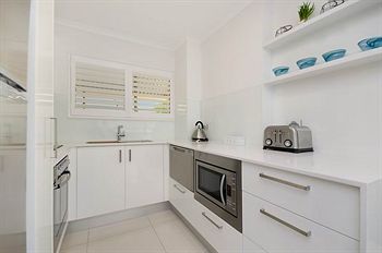 #2 Hastings Street - Accommodation Noosa 20