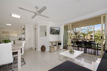 #2 Hastings Street - Accommodation Noosa 23