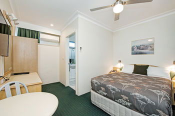 Colonial Terrace Motor Inn - Accommodation Noosa 25