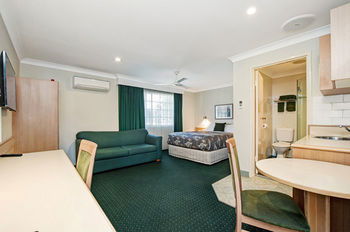Colonial Terrace Motor Inn - Accommodation Noosa 26