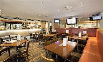 Colyton Hotel - Accommodation Noosa 10