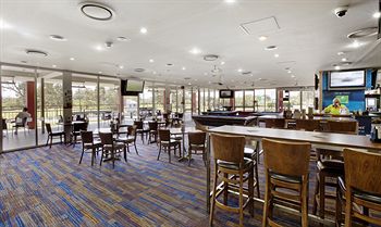 Colyton Hotel - Accommodation Noosa 14