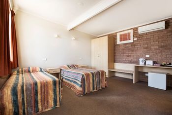 Colyton Hotel - Accommodation Noosa 32