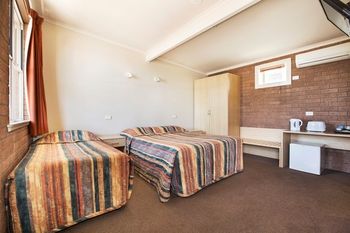 Colyton Hotel - Accommodation Noosa 33