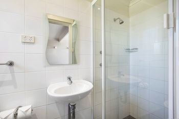 Colyton Hotel - Accommodation Noosa 38