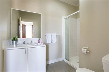 Pritchards Hotel - Accommodation Noosa 0