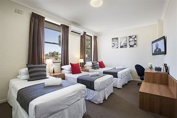 Pritchards Hotel - Accommodation Noosa 8
