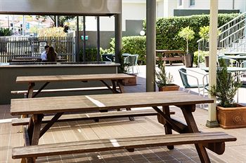 Pritchards Hotel - Accommodation Noosa 20