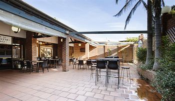 Parkway Hotel - Accommodation Noosa 11