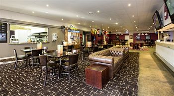 Parkway Hotel - Accommodation Noosa 12