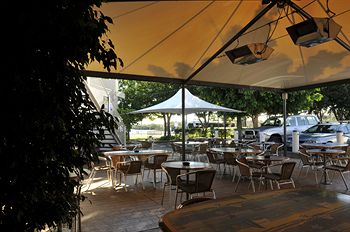 The Bayview Hotel - Accommodation Noosa 0