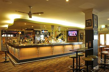 The Bayview Hotel - Accommodation Noosa 2