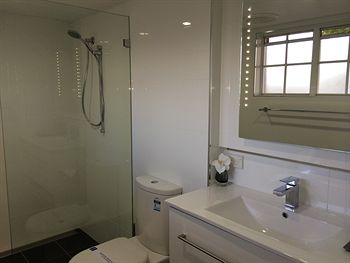Best Western Bluegum Motel - Accommodation Noosa 2