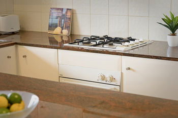 Apartments @ Kew Walpole Gardens - Kew Serviced Townhouses - Accommodation Noosa 5