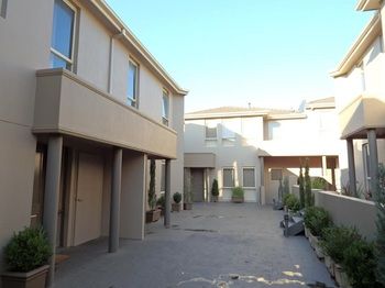 Apartments @ Kew Walpole Gardens - Kew Serviced Townhouses - Accommodation Noosa 12