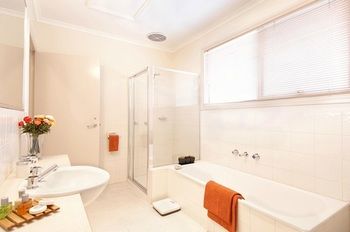 Apartments @ Kew Walpole Gardens - Kew Serviced Townhouses - Accommodation Noosa 17