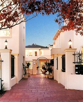 Apartments @ Kew Walpole Gardens - Kew Serviced Townhouses - Accommodation Noosa 18