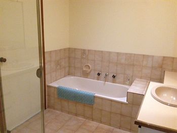 Australian Home Away @ Doncaster Elgar - Accommodation Noosa 0