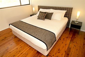 Wine Country Villas - Accommodation Noosa 0