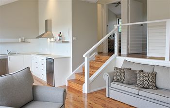 Wine Country Villas - Accommodation Noosa 1