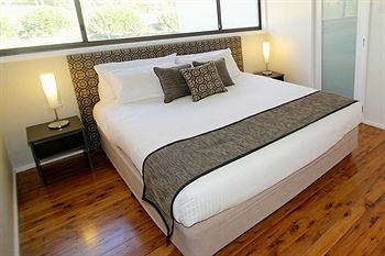 Wine Country Villas - Accommodation Noosa 2