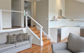 Wine Country Villas - Accommodation Noosa 5