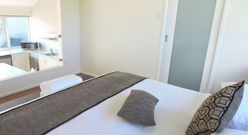 Wine Country Villas - Accommodation Noosa 34