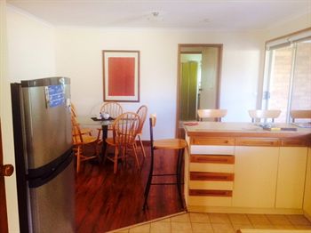 Australian Home Away @ East Doncaster Andersons Creek 1 - Accommodation Noosa 9