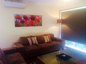 Australian Home Away @ East Doncaster Andersons Creek 1 - Accommodation Noosa 13