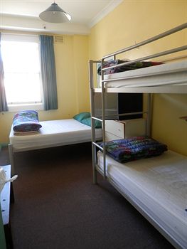 Eva's Backpackers - Accommodation Noosa 3