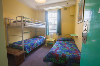 Eva's Backpackers - Accommodation Noosa 11
